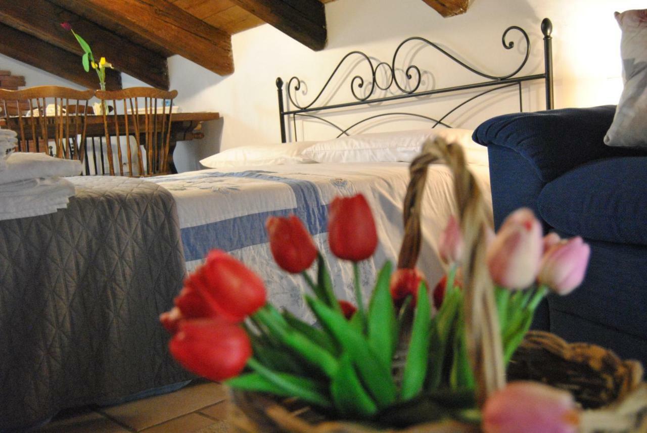 Mansarda Romantica "Il Nido Delle Rondini" กอนแวร์ซาโน ภายนอก รูปภาพ