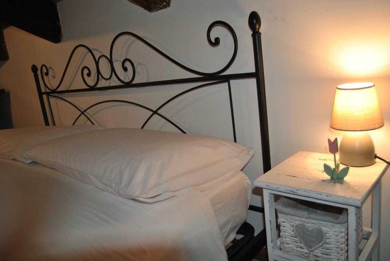 Mansarda Romantica "Il Nido Delle Rondini" กอนแวร์ซาโน ภายนอก รูปภาพ